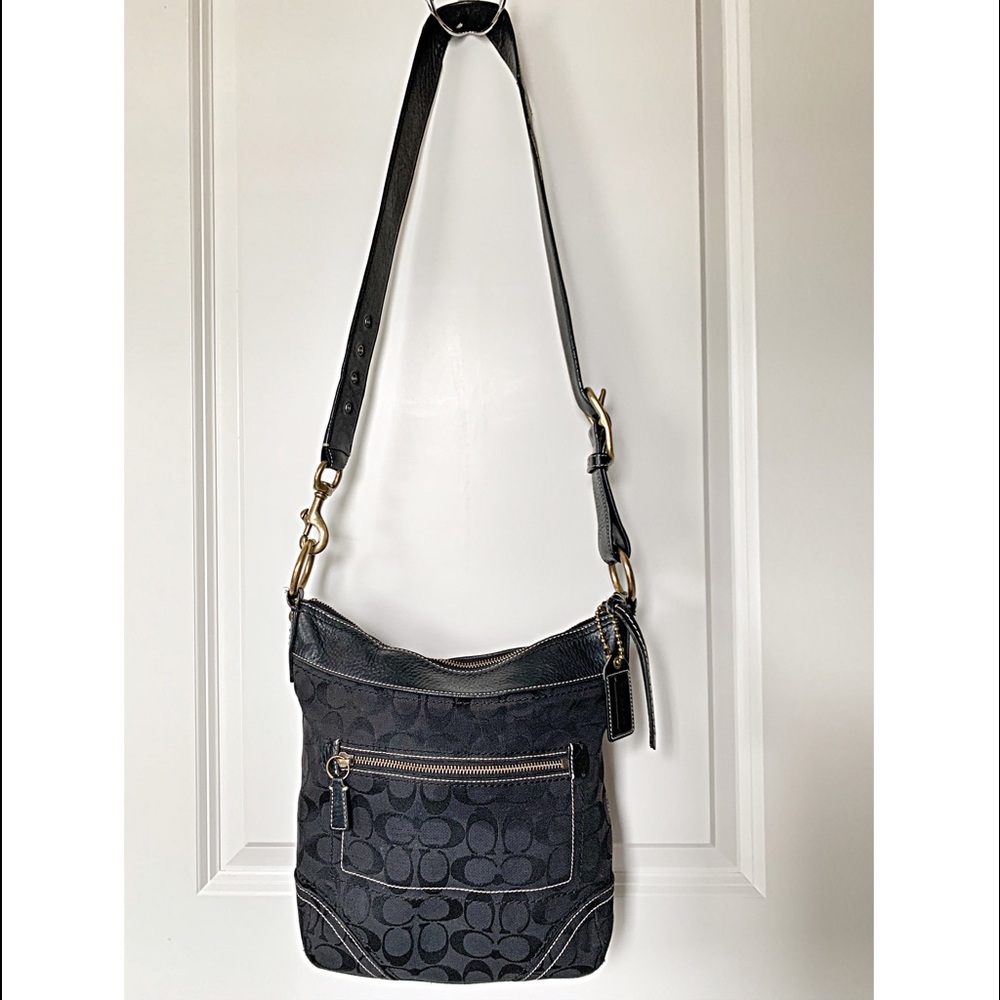 ✨AUTHENTIC COACH OVER THE SHOULDER BAG✨